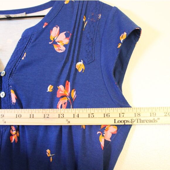 Daniel Rainn Women’s Small Blue Floral Blouse Short Sleeve Split Neck Top - Picture 5 of 8